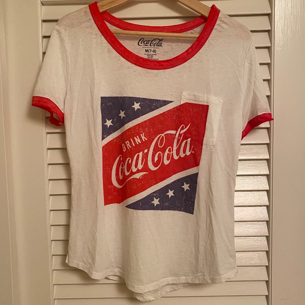 💙2/$15 NWOT White “Drink Coca-Cola” Tee